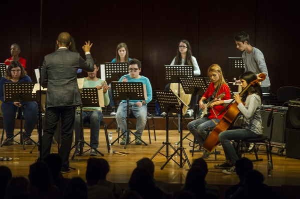 Ensemble Juvenil de Setúbal on stage